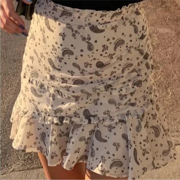 For Love & Lemons Paisley Mini Skirt in Sand Ruffle size XS - Picture 1 of 9